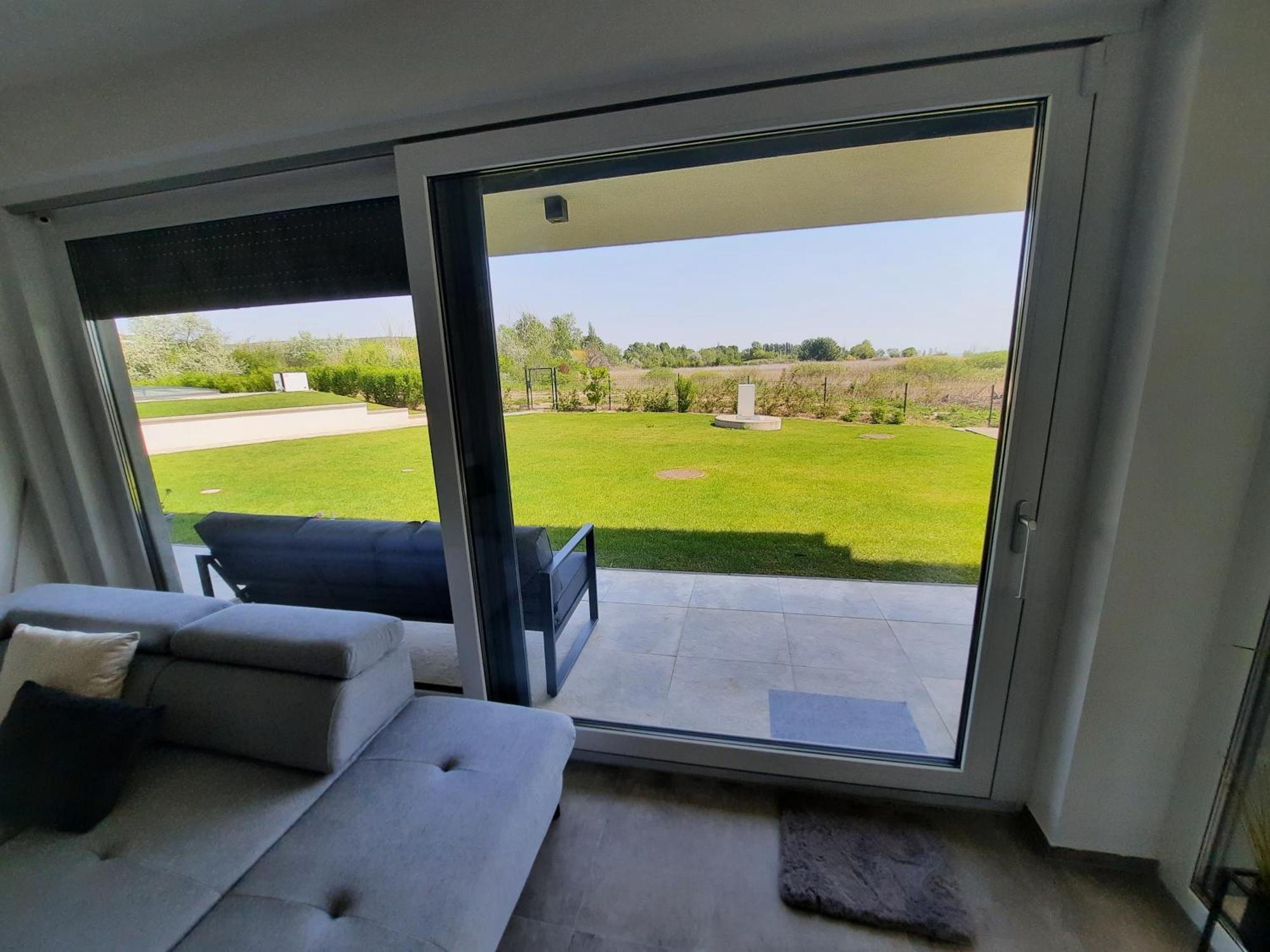 Coastline Balaton Apartment Альшоэрш Экстерьер фото