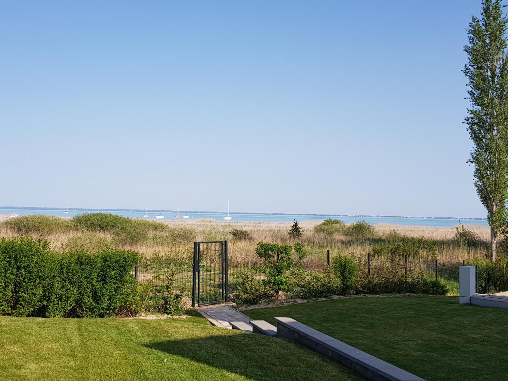 Coastline Balaton Apartment Альшоэрш Экстерьер фото